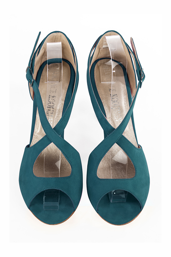 Sandales élégantes et raffinées pour soirées et cérémonies, coloris bleu canard. Bout rond. Haut. Talon trotteur. Cérémonie, soirée, cocktail, évènementiel. Personnalisation : Choix des cuirs, 
                des couleurs et des talons. Petites et grandes pointures. - Florence KOOIJMAN